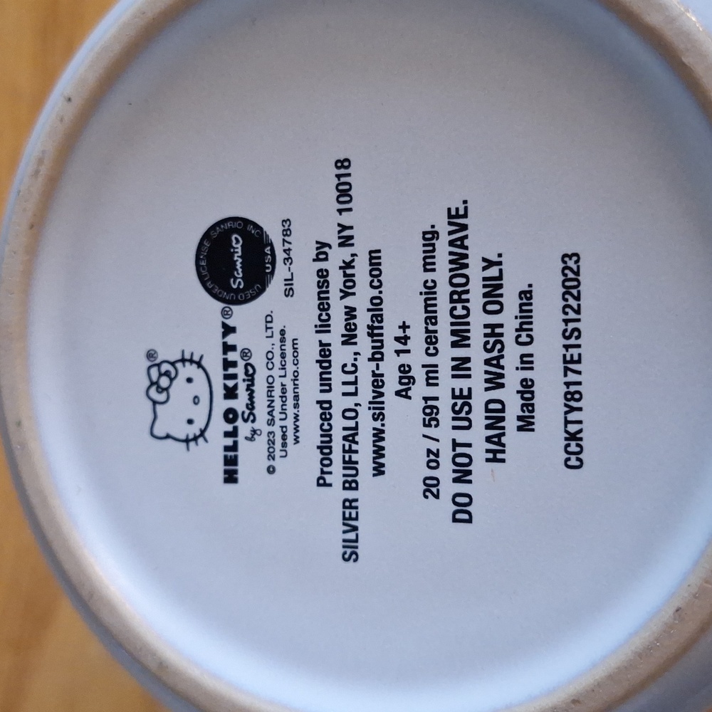 Hello Kitty Ceramic Mug - Picture 5 of 7